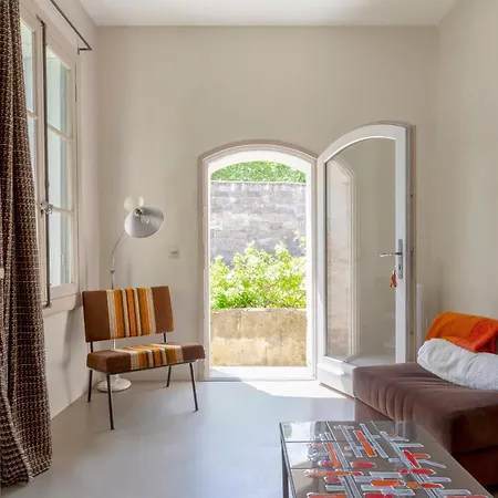 Mas De Charme - T2 Et D'hotes Avec Piscine & Jardin Oda ve Kahvaltı 3*