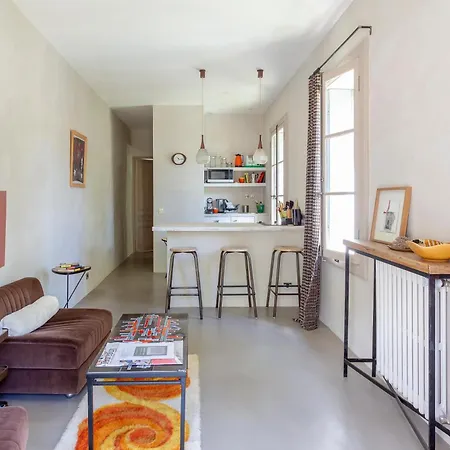 Mas De Charme - T2 Et D'hotes Avec Piscine & Jardin Oda ve Kahvaltı 3*