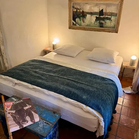 Oda ve Kahvaltı Mas De Charme - T2 Et D'hotes Avec Piscine & Jardin Marsillargues