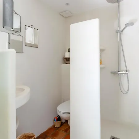 Oda ve Kahvaltı Mas De Charme - T2 Et D'hotes Avec Piscine & Jardin 3*
