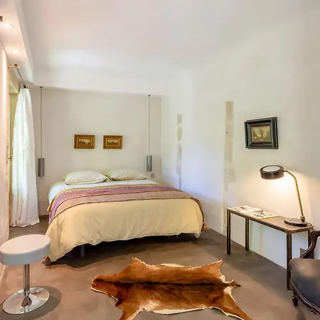 Mas De Charme - T2 Et D'hotes Avec Piscine & Jardin